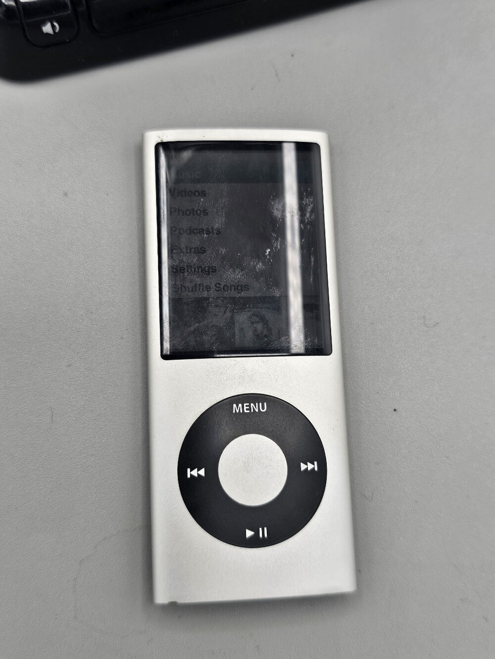 Ipod Nano 4th 8gb Ihome Speaker Dock Alarm Clock IH4B Works Battery Drains Quick - Picture 4 of 13